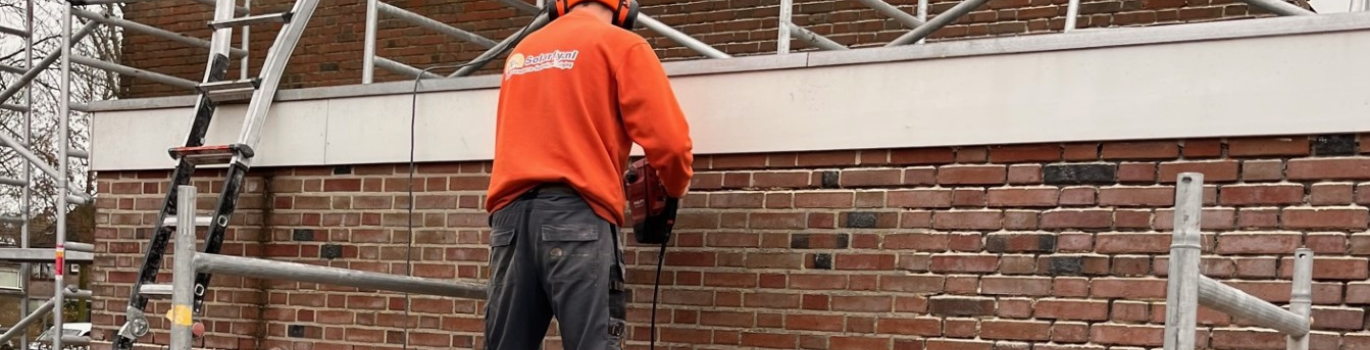 images/homepage/gevelrenovatieheerhugowaardalkmaar2024uithakkenenopnieuwvoegen.png