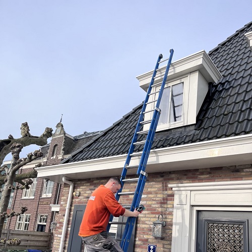 Reiniging dakkapellen en schoonmaken zonnepanelen Vinkeveen April 2022