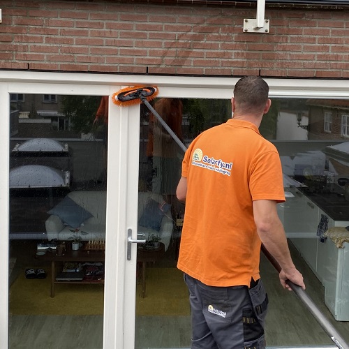 Glasbewassing en schoonmaken kunststof kozijnen Oudorp Alkmaar Augustus 2021