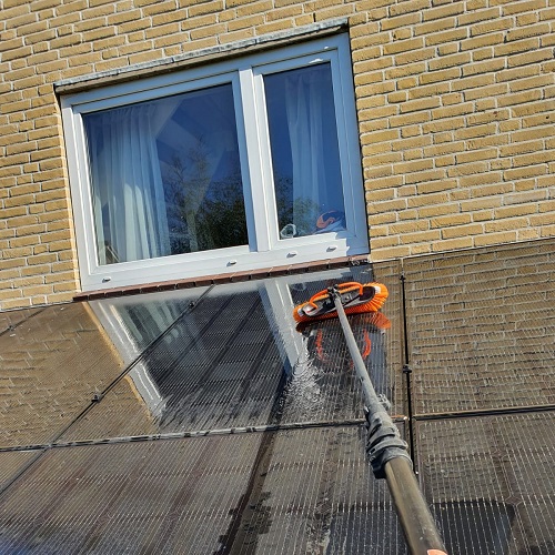 Reiniging houtwerk, zonnepanelen en kozijnen woning Alkmaar Mei 2021