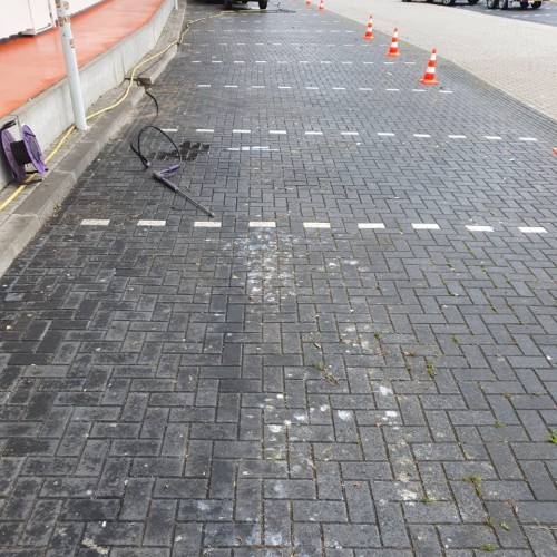 Vloerreiniging en reiniging straatwerk met hogedruk in Amsterdam Juli 2020