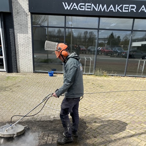 Straatwerk reiniging voor opening jacuzzi handelaar Alkmaar bedrijf April 2021