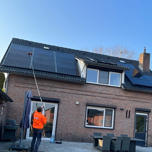 Reiniging en onderhoud zonnepanelen paardenstal en woning Sint-Oedenrode Maart 2022