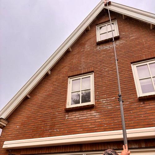 images/productimages/small/gereinigdhoutwerkrondomgehelewoningalkmaarjuni2025.jpeg