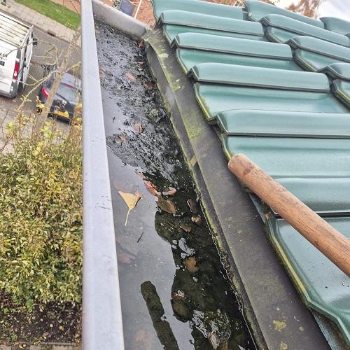 Reiniging dakgootrand Else van den Banlaan Heerhugowaard November 2025