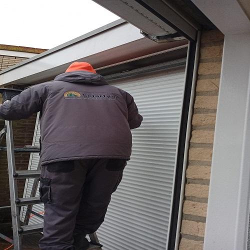 Reinigen binnen en buitenzijde rolluiken in Warmenhuizen Januari 2026