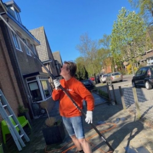 Reiniging boeidelen en terras schoonmaak woning particulier Koog aan de Zaan April 2020