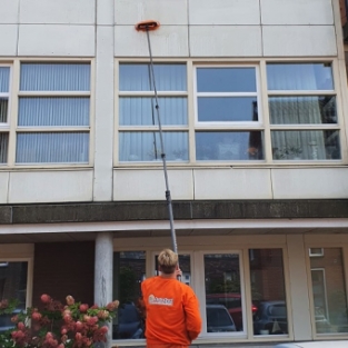 Reiniging kunststof beplating en kozijnen appartementencomplex Alkmaar Augustus 2021