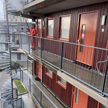 Reinigen betonnen randen appartementen VvE Heerhugowaard December 2022