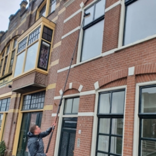 Glasbewassing en boeidelen reiniging object Alkmaar Kanaalkade Februari 2020