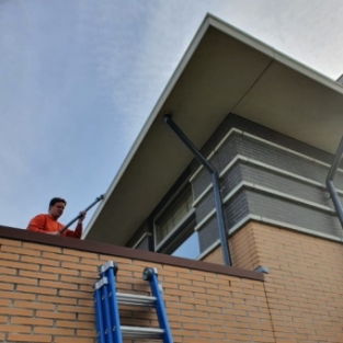 Reiniging kunststof delen buitenzijde woningen particulieren de Goorn Mei 2020