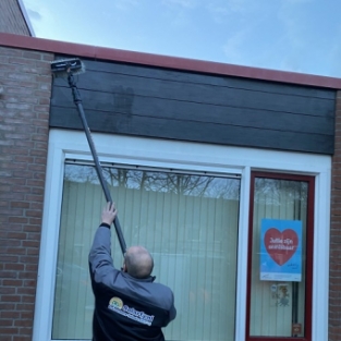 Reiniging buitenkant schoolgebouwen Egmond en Groet februari 2021