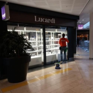 Glasbewassing Lucardi Filiaal Heerhugowaard Oktober 2019