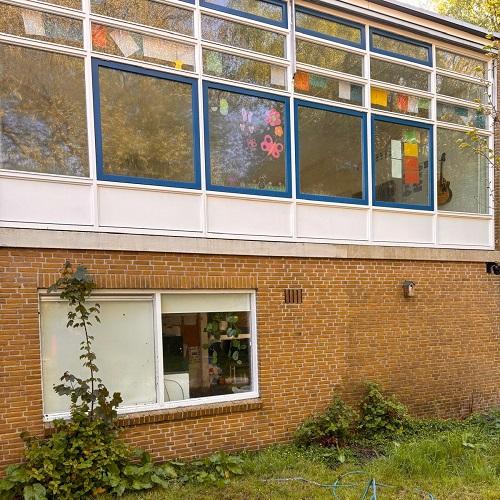 Reiniging en impregneren buitengevel schoolgebouw Hoorn, april 2025