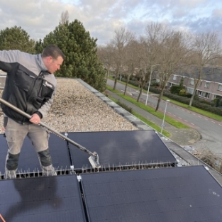 Onderhouden en schoonmaken van zonnepanelen installaties Alkmaar februari 2022