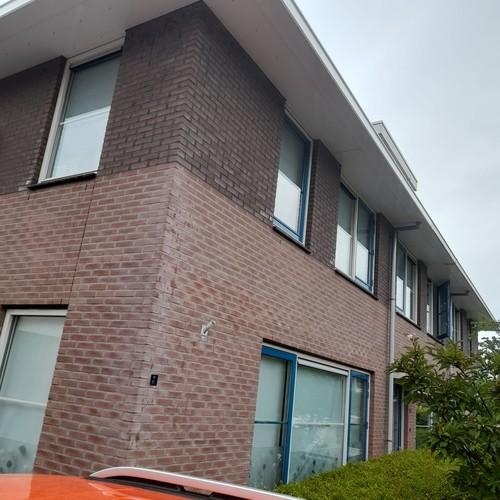Overstekken rondom woning reinigen in Schagen Hoep Zuid Juni 2026