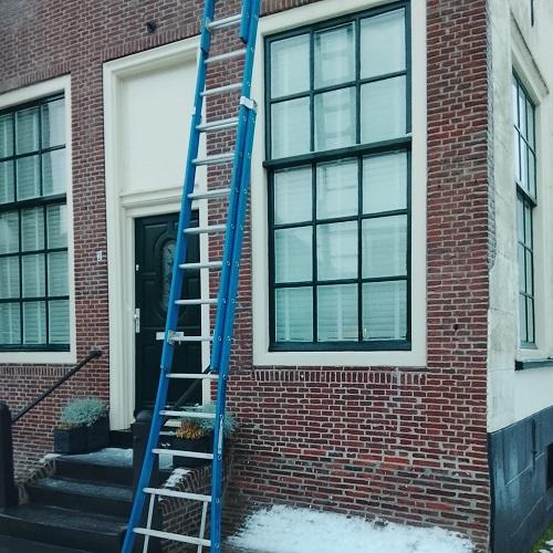 Reinigen dakgootrand woning Enkhuizen Januari 2026