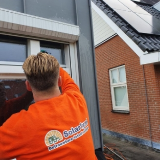 Reiniging kunststof delen buitenzijde woning particulier Hoorn Augustus 2021