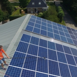 Zonnepanelen reiniging bedrijf Wieringerwerf Augustus 2019