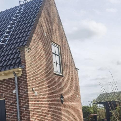 Reinigen gevel en dakpannen woning Westwoud Maart 2026