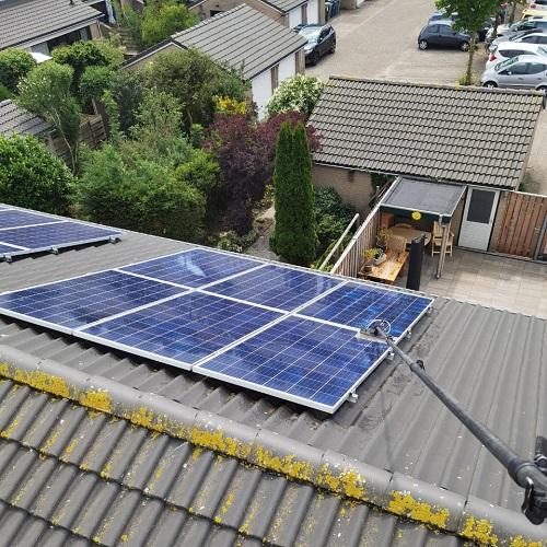 Reiniging zonnepanelen 17 woningen Alkmaar Bergermeer Juli 2025