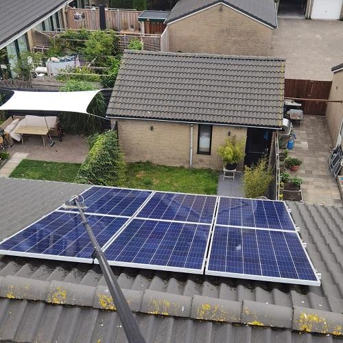 Reiniging zonnepanelen 17 woningen Alkmaar Bergermeer Juli 2025