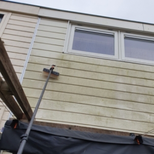 Reiniging gevelbekleding en reiniging boeidelen woning Sint Pancras Februari 2020