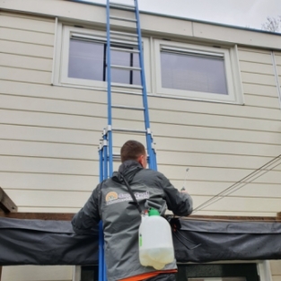 Reiniging gevelbekleding en reiniging boeidelen woning Sint Pancras Februari 2020