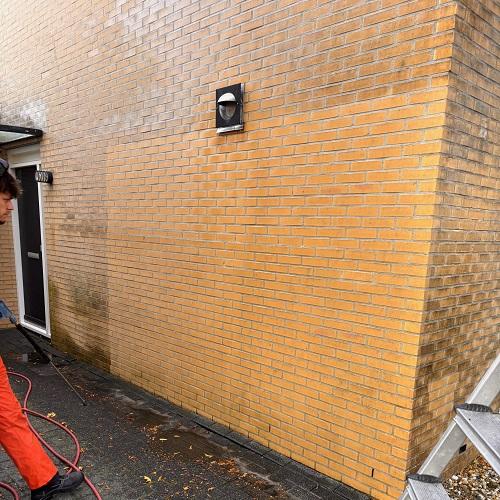 Reiniging en impregneren verschillende gevels in centrum Schagen Oktober 2025
