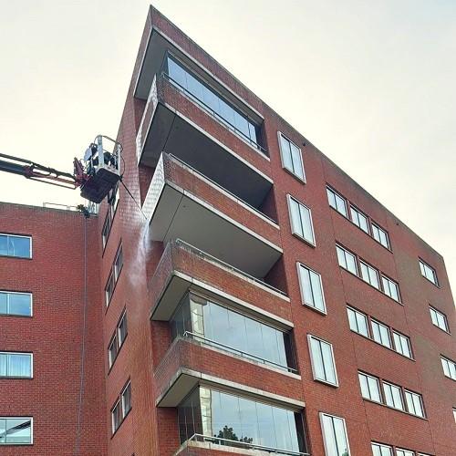 Gevel reinigen rondom complex Jade Heerhugowaard Mei 2025
