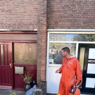 Gevelrenovatie voegwerk uithakken en plaatsen Heerhugowaard Edelstenenwijk Augustus 2022