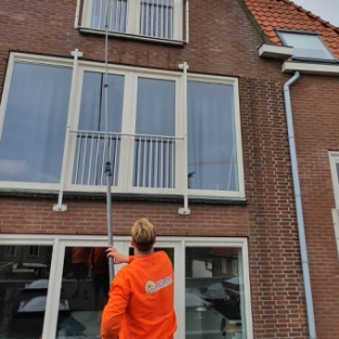 Glasbewassing en schoonmaken kunststof kozijnen Oudorp Alkmaar Augustus 2021