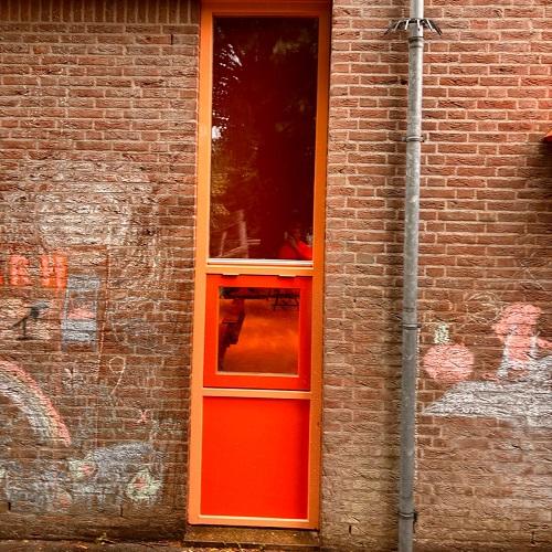 Glasbewassing schoolgebouw Bergen mei 2025