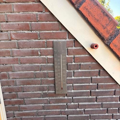 Voegwerk vervangen en reiniging kunststof en galerij Narcissenpad Uitgeest Juli 2025
