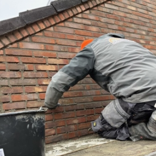 Voegwerk plaatsen na gevelrenovatie Heerhugowaard woning particulier December 2021