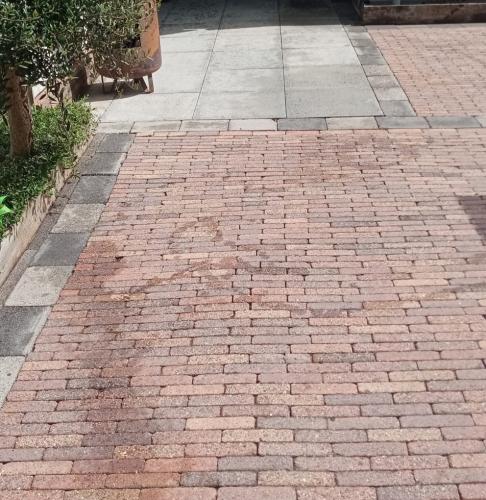 Reinigen straatwerk woning Heerhugowaard De Noord Mei 2026