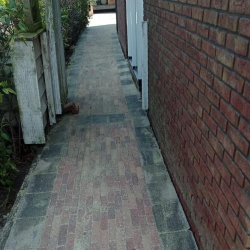 Reinigen straatwerk woning Heerhugowaard De Noord Mei 2026
