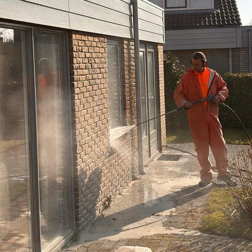 Renoveren gevel vakantiewoning De Koog, Texel maart 2025 