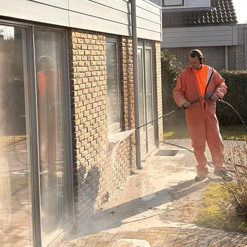 Renoveren gevel vakantiewoning De Koog, Texel maart 2025 