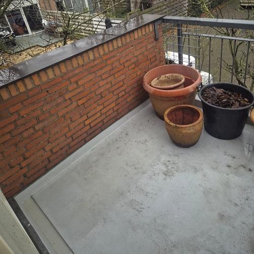 Reiniging gevels, bergingen, galerijvloeren en hekwerken complexen Bergen december 2025