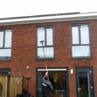 Glasbewassing buitenzijde woning particulier Heerhugowaard Oktober 2019