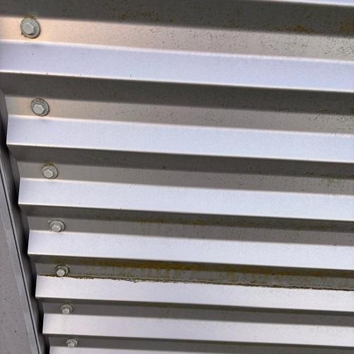 Reiniging gevelbekleding, kozijnwerk en aanbrengen spinnenbestrijding. Waterflats Oostertocht Heerhugowaard Maart 2025