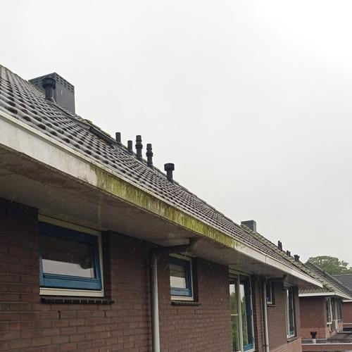 Overstekken rondom woning reinigen in Schagen Hoep Zuid Juni 2026
