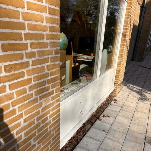 Reiniging en impregneren buitengevel schoolgebouw Hoorn, april 2025