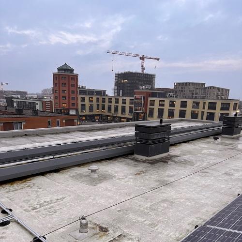 Reinigen gecoat dak Stationsplein Heerhugowaard Januari 2026
