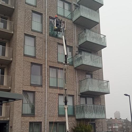 Reinigen galerijen en kozijnwerk Nieuwe Langestraat IJmuiden februari 2026