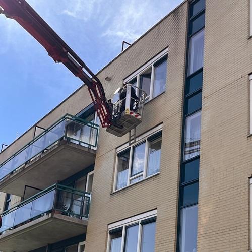 Reinigen en coaten verschillende elementen rondom VvE appartementencomplex Heerhugowaard April 2024