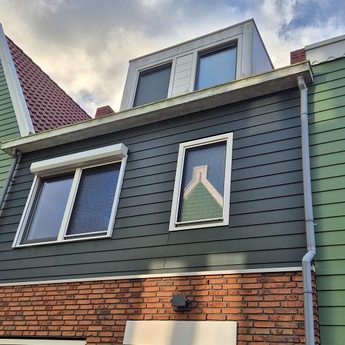 Reinigen dakkapel, dakgoot en  zonnepanelen Zaandam oktober 2025