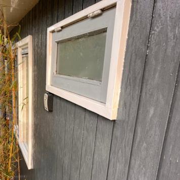 Reinigen buitenzijde bungalow inclusief zonnepanelen Hensbroek januari 2024