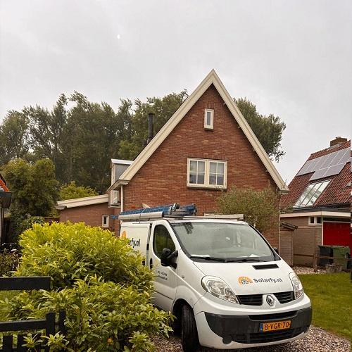 Reinigen houtwerk, glas en zonnepanelen Alkmaar Oudorp Juni 2025